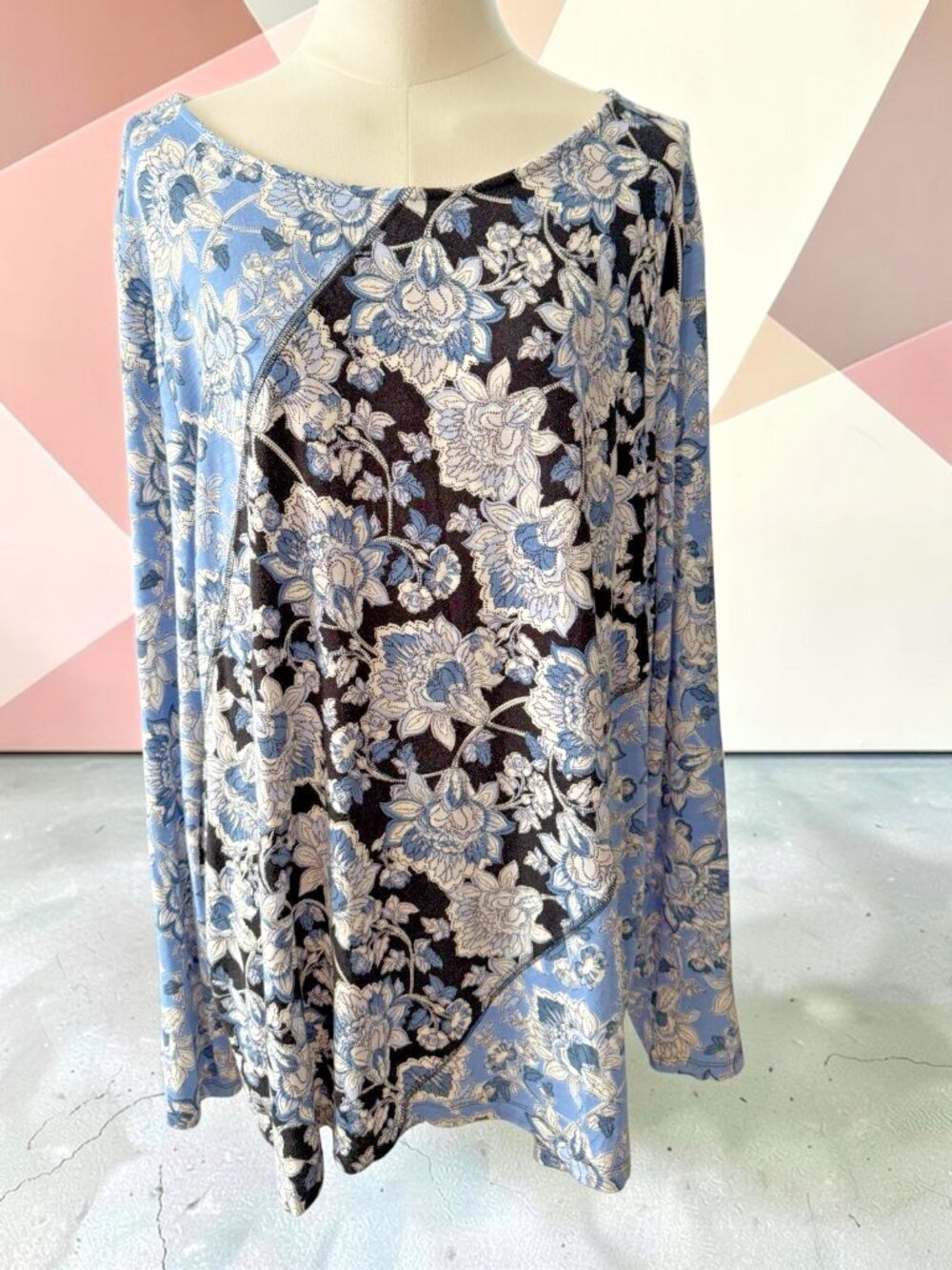 Chico's Zenergy Long Sleeve Floral Print Top In Size 4 (XL)